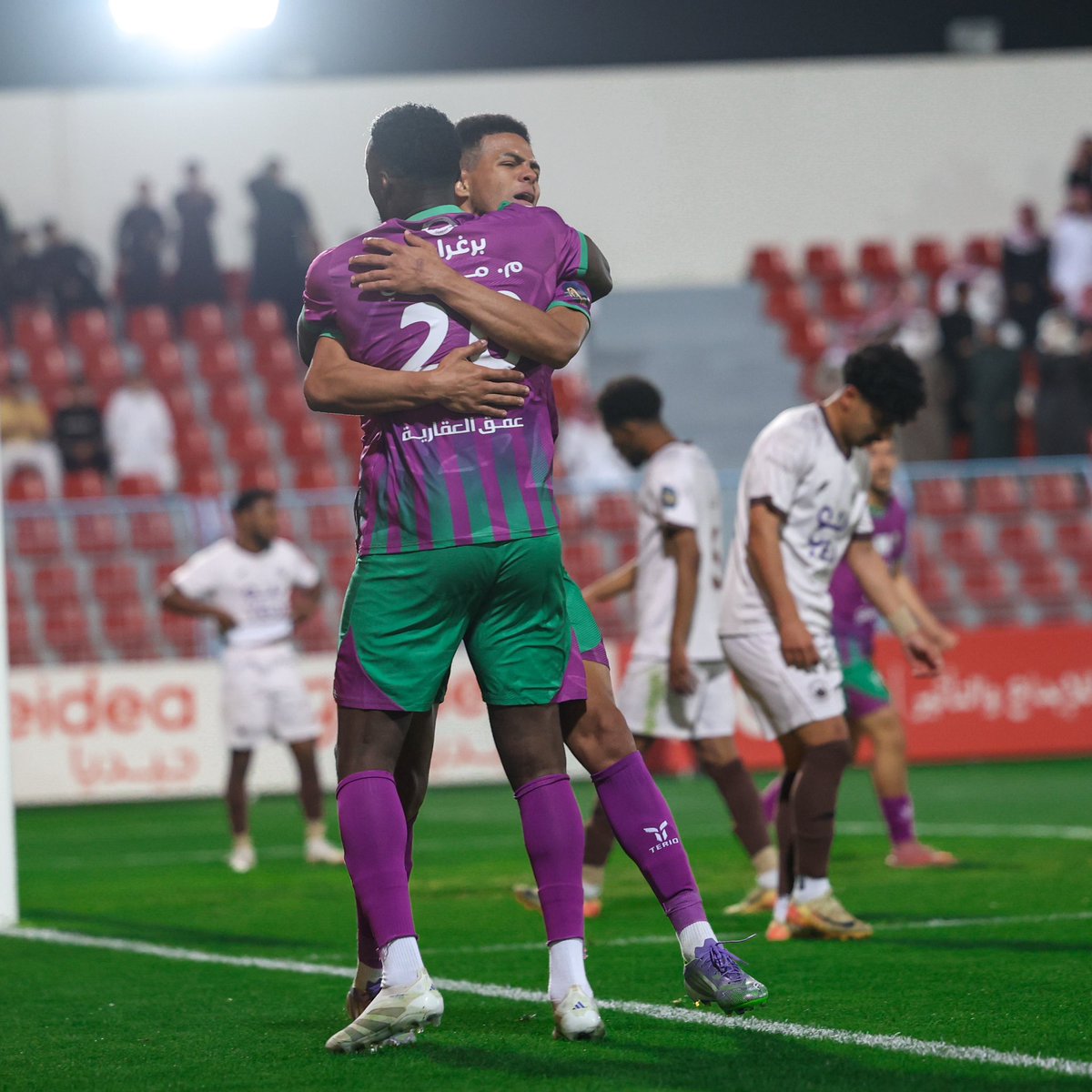 عيسى بن ناصر tweet media