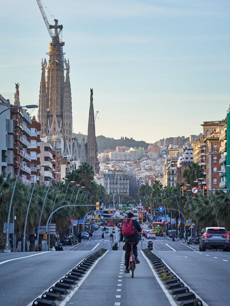 TravelDestiny10's tweet photo. Sagrada Familia, Barcelona 🇪🇸 https://t.co/KkS2OP4L6f