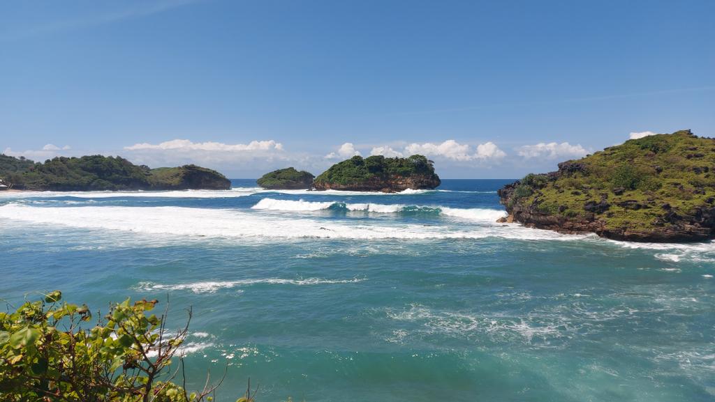 listyantidewi tweet media