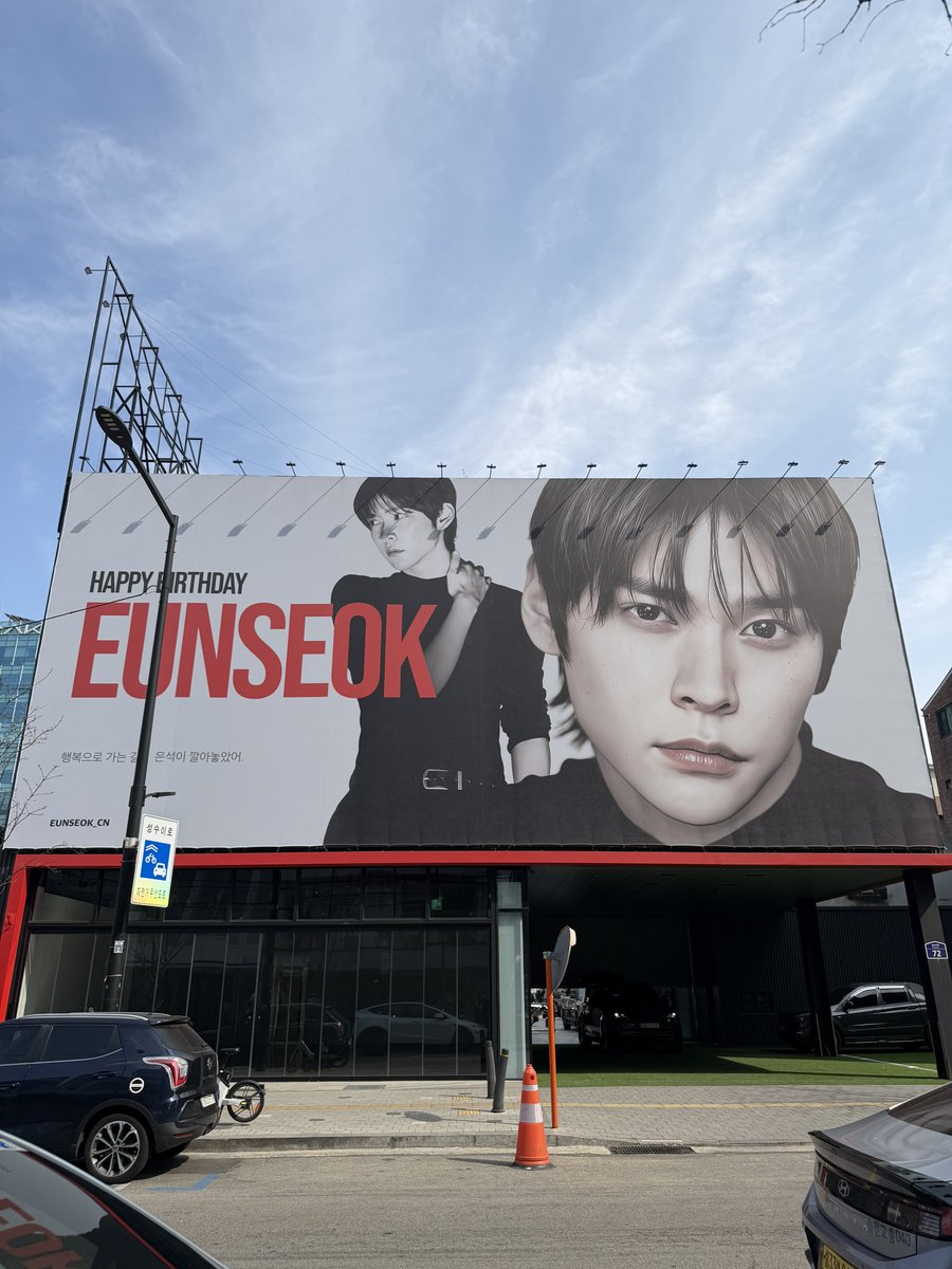 el ୨ৎ tweet media