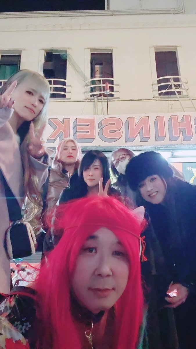 Black honoka tweet media