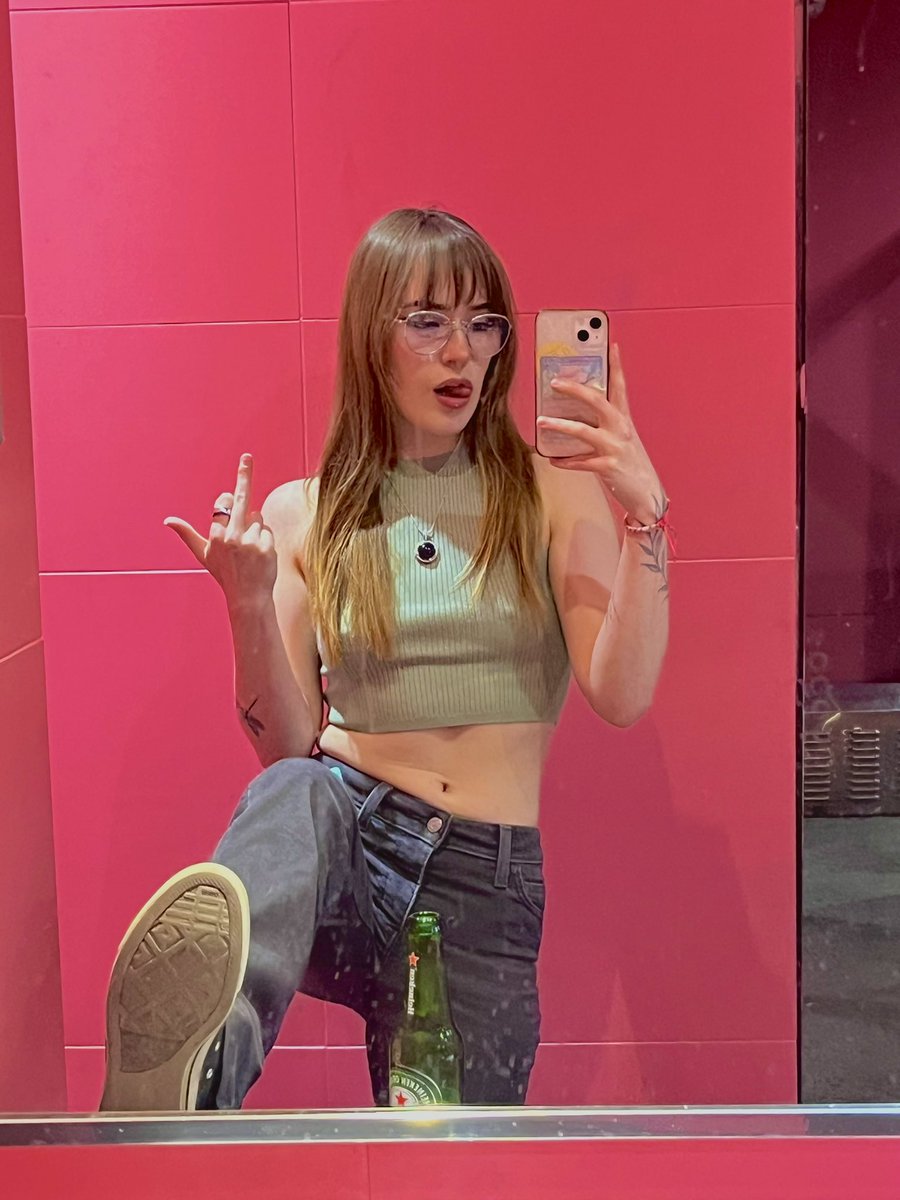 Goddess Vera tweet media