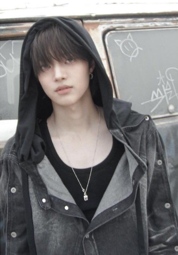 Nihi on fire tweet media