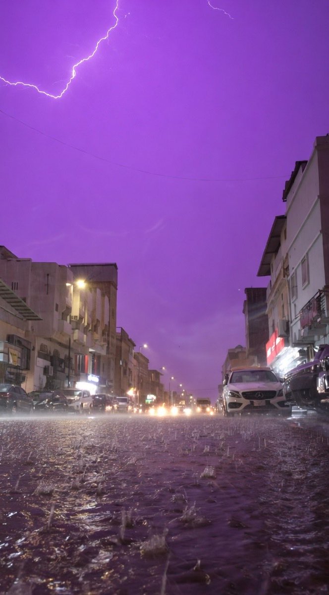 Eyado1_'s tweet photo. الصورة من 14 أبريل 2024 بصفوى، المنطقة الشرقية ⛈️🌧️⚡️🌩️ #أمطار #الشرقية #برق @Eastern_RT @Taqs_Sharqyah https://t.co/6Yvtxc8gYf