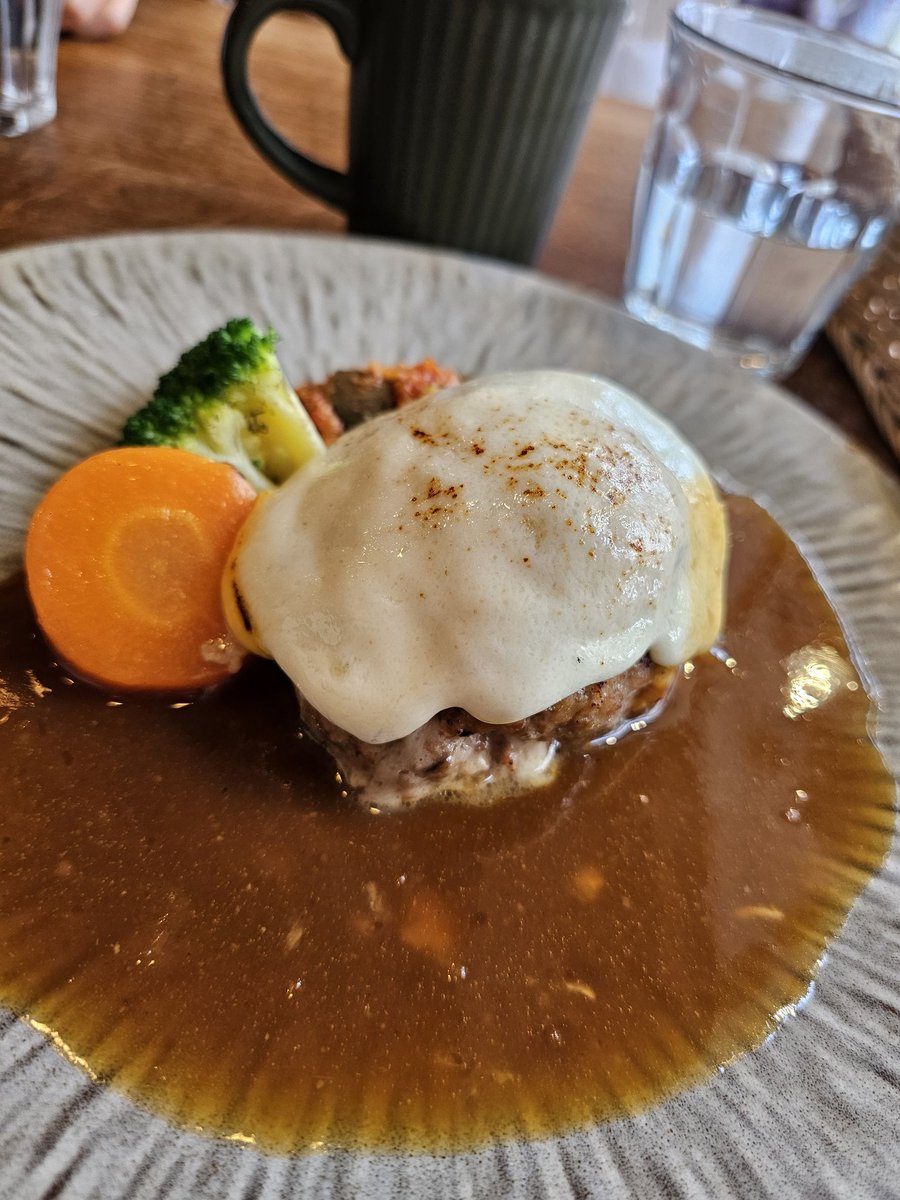 rubisco_sub's tweet photo. 東京研修でヨンケが行ってたハンバーグ屋さん行けてハピ🎶 https://t.co/POBs8O55Wr