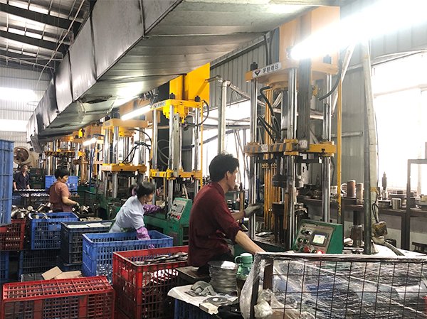 hoffeehouseware's tweet image. 12+ years factory-direct bar &amp;amp; kitchenware. 🍸
Custom stainless steel: shakers, glasses, pitchers. Full OEM/ODM: laser engraving, PVD coating, custom colors.

Send your logo—let's create!

📧 zelda@hoffee-houseware.com
🌐 hoffeehouseware.com

#custombarware #oem #bartools