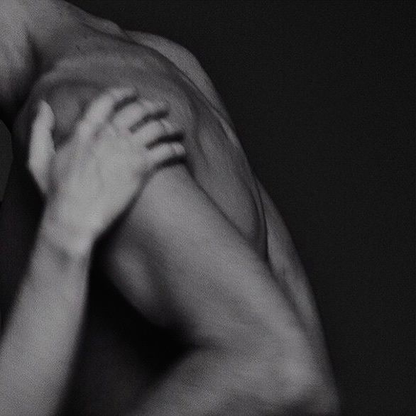 ᅠᅠᅠᅠ ᵗ͟ʰ͟ᵉ ＊ᅠ▬ᅠᅠ⁎ ͟𝖂𝐄𝐀𝐏𝐎𝐍 ᅠ tweet media