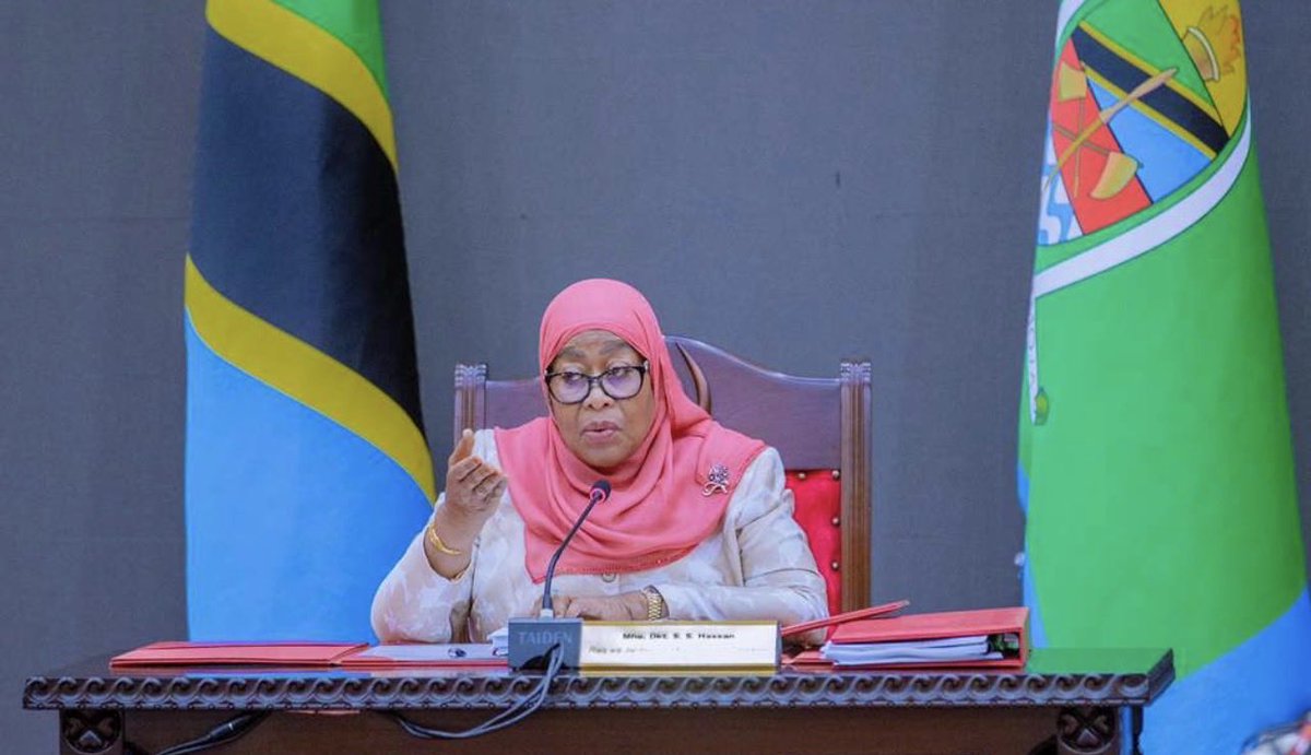 kichefuchefuu's tweet photo. Serikali ya Rais Dkt Samia Suluhu Hassan inaendelea kuifanya Tanzania kung’aa kwa uwekezaji mkubwa wa nishati ya maji, jua, upepo na gesi. Lengo ni moja tu umeme wa uhakika kufika kila kijiji, kila kitongoji. Hii ndiyo Tanzania ya kazi na maendeleo. https://t.co/f6H4dIegmU