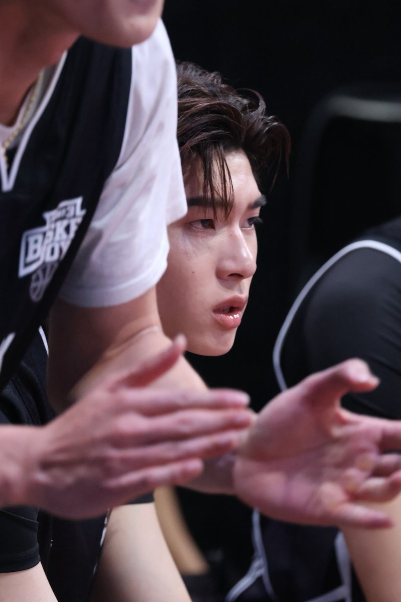 | ̶G̶R̶A̶V̶I̶T̶Y̶ ̶ | tweet media