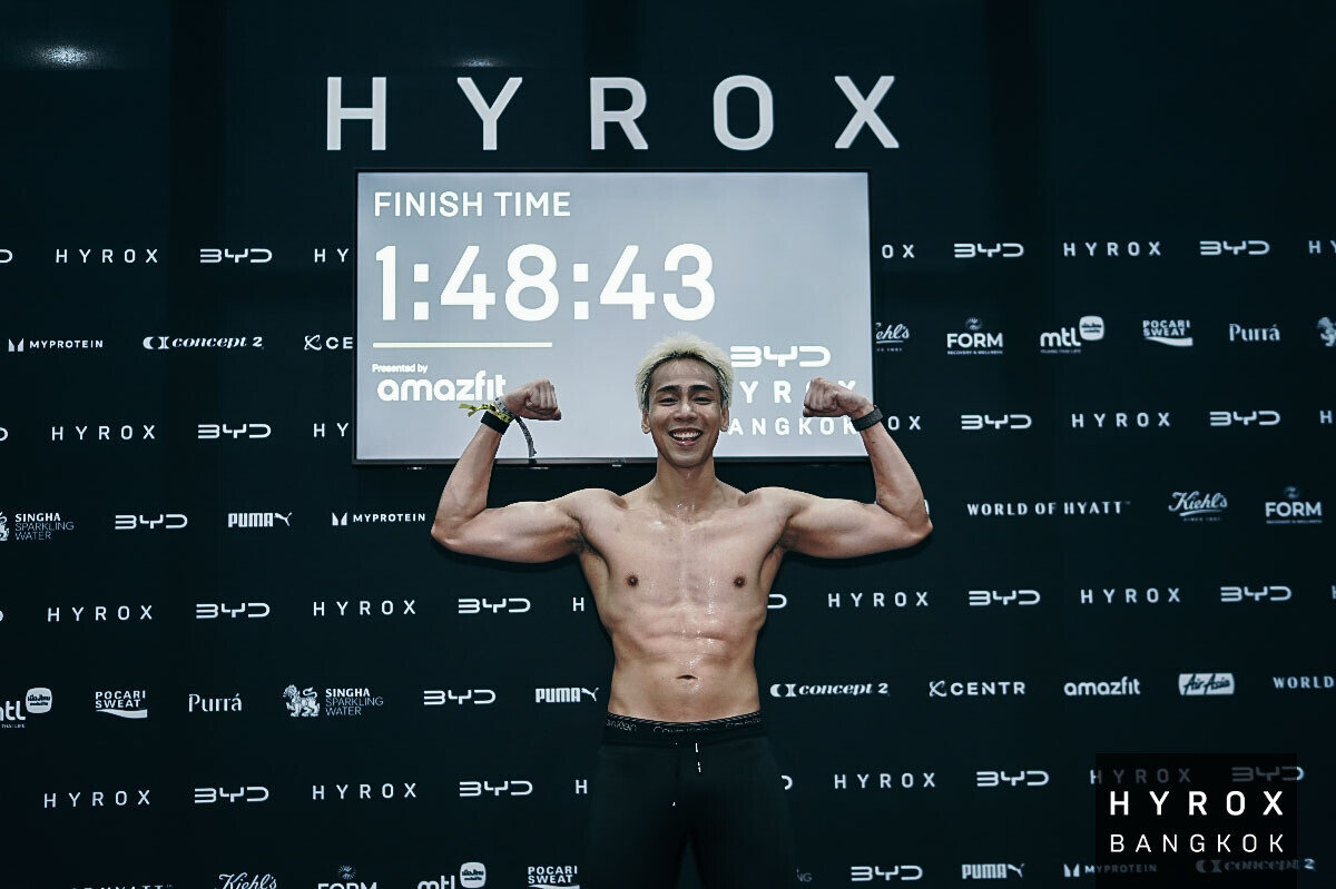 Hello_asian's tweet image. “เซน Paper Planes” โชว์ฟิต!! ลงแข่ง HYROX ครั้งแรก จบเวลา 1:48 ชั่วโมง แฟนๆ แห่แซว หล่อแล้วยังแกร่งอีก!
#PaperPlanes #เซนPaperPlanes #HYROXTHAILAND2026

เรียกว่าทำเอาโซเชียลสะเทือนอีกแล้ว เมื่อ “เซน” หนึ่งในสมาชิกวง Paper Planes ไม่ได้มาแค่ลุคเท่บนเวที