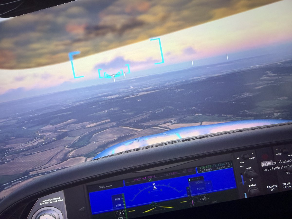 UK_Daniel_Card's tweet image. Flying to Goodwood! #flightsim