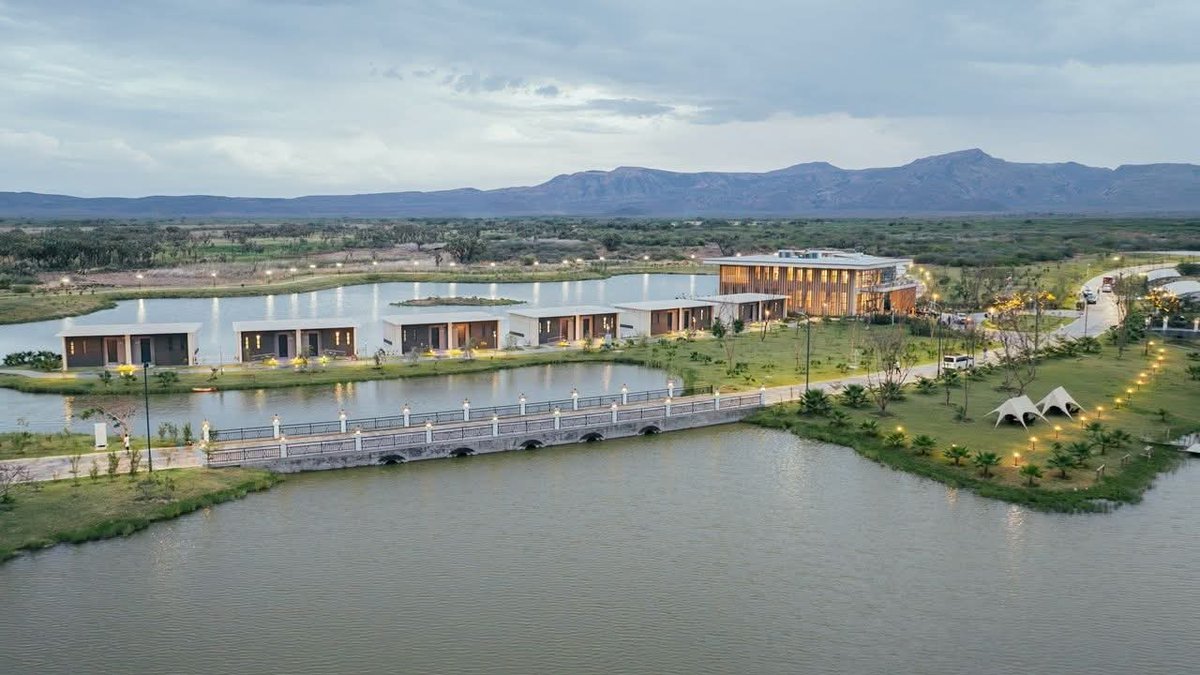tof1426's tweet photo. H.E. Prime Minister Abiy Ahmed formally opened the new marvelous Niin Lee Palm Lodge in Afar Region, #Ethiopia.  It is  constructed under the initiative of Dine for Generations. The Lodge will serve as a new destination for International and local tourists. Visit#Ethiopia. https://t.co/pZpPti1plf