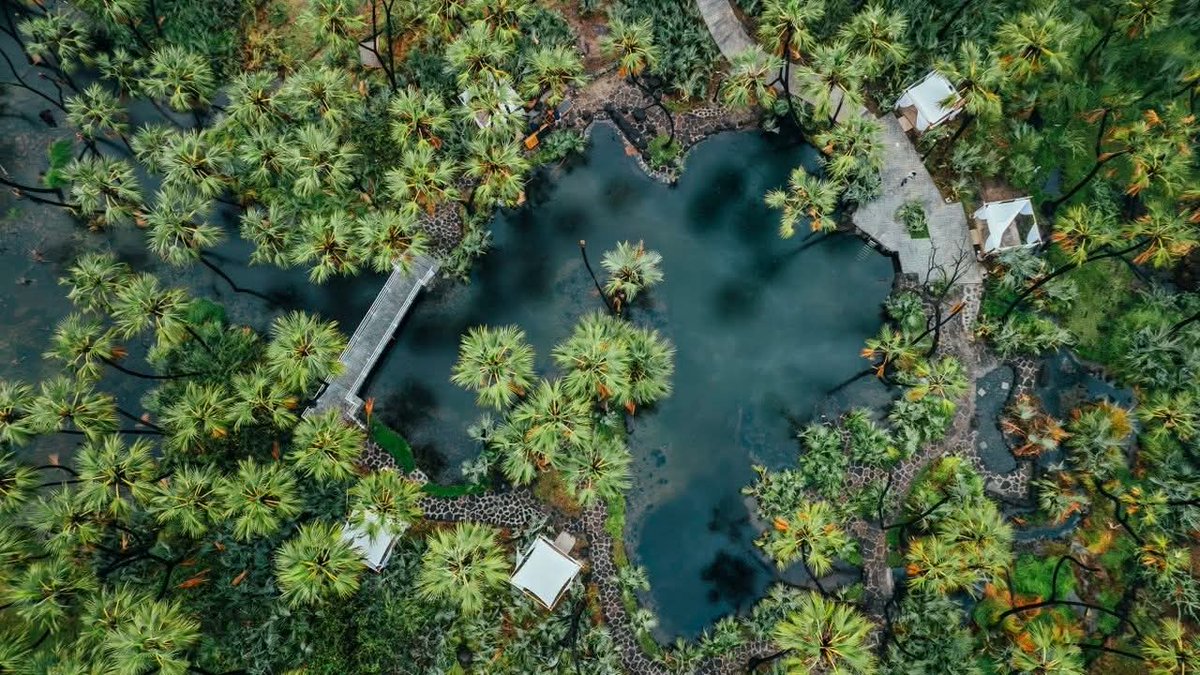 tof1426's tweet photo. H.E. Prime Minister Abiy Ahmed formally opened the new marvelous Niin Lee Palm Lodge in Afar Region, #Ethiopia.  It is  constructed under the initiative of Dine for Generations. The Lodge will serve as a new destination for International and local tourists. Visit#Ethiopia. https://t.co/pZpPti1plf