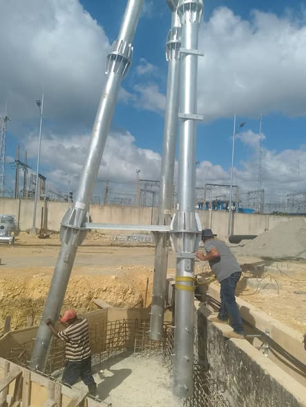 Smith_inf's tweet photo. Trabajadores , Cuadros del Contingente Blas Roca Calderio, laborando en el BESS del Cotorro

#CubaEstáFirme 
#CubaVencerá 
#CUBACONS 🇨🇺 https://t.co/Mu7ovu0MBy