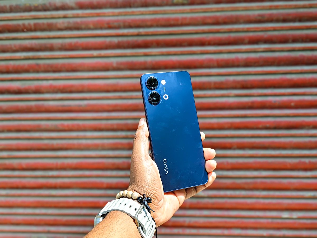 LoserAnant's tweet image. Vivo Y21 in frame today.

#VivoY21 #vivo