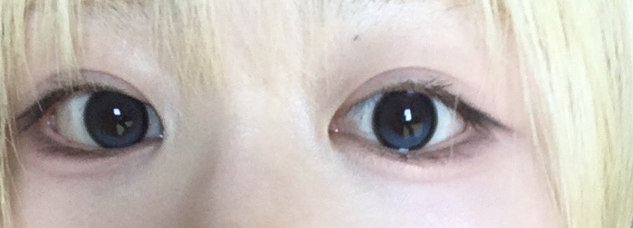 #협찬 <a href="/lensvery_kr/">렌즈베리</a> 

기존 최애 블루렌즈도 꿘나님 추천으로 샀었기에 정말 너무 기대하던 렌즈..// 
꿘나님 유튜브나 인스타에 나올때마다 궁금했었는데 드디어..♡

블루렌즈가 쌩얼에 자연스러운게 가능해? 했는데 개큰가능. 
직경도 딱조음!!!

컬러나 그래픽 다 너무 이쁘게 잘 나왔어요🌊