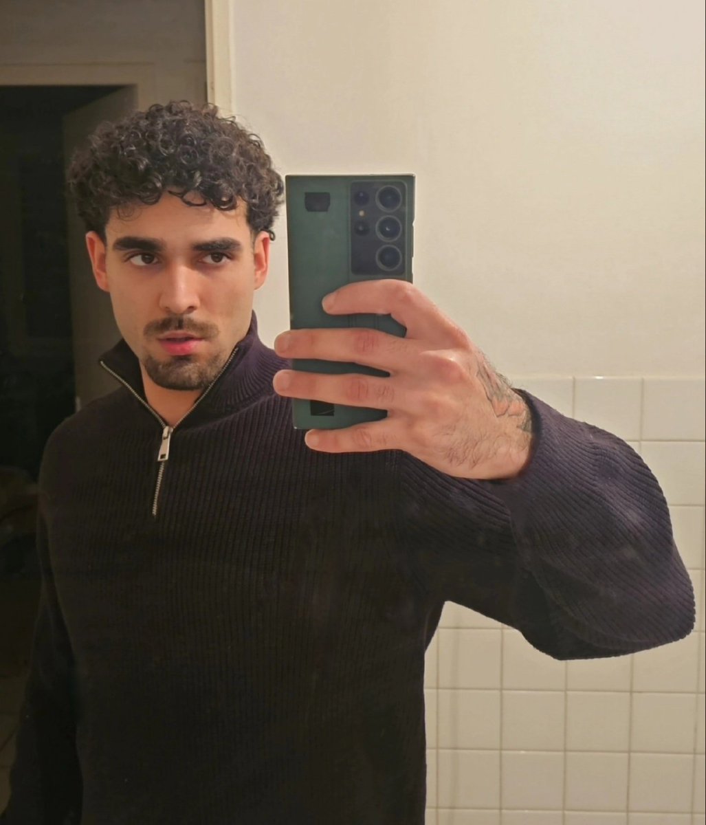 M I L E S 🪐 tweet media