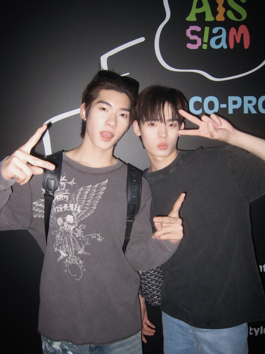 แล้วเธอชอบหมามั๊ยหละ tweet media