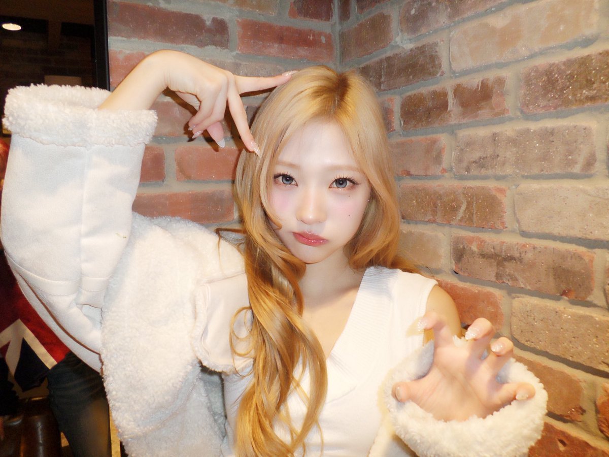 stella pics tweet media