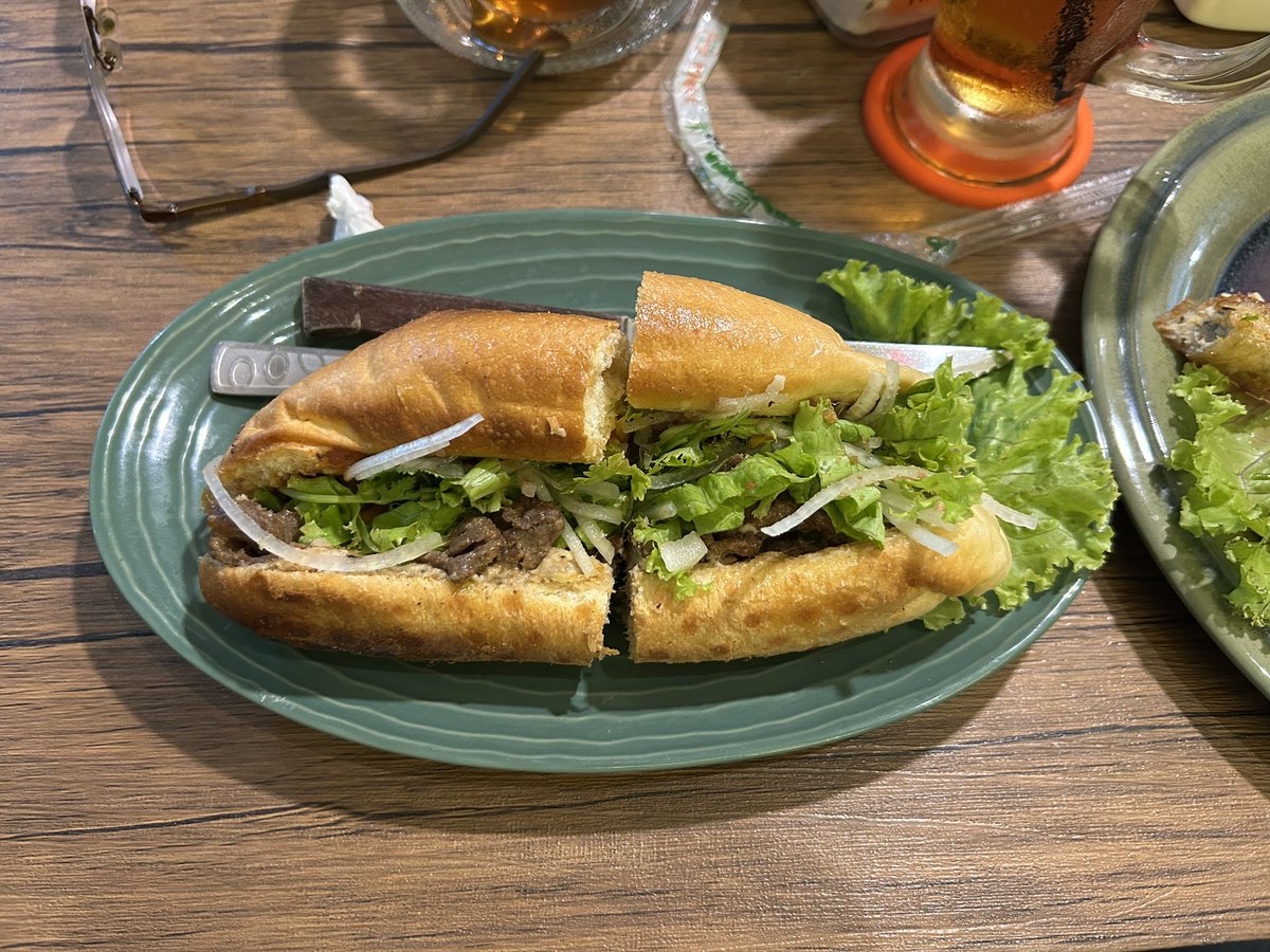 kiss-nurt-over-the-garden-gate tweet media