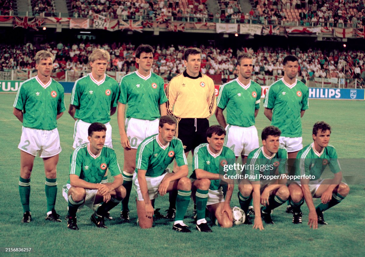 CopaLendas's tweet photo. Kevin Sheedy, Irlanda 🇮🇪.
Copa do Mundo de 1990, Itália 🇮🇹.
8º lugar.
1 gol, 5 jogos.
#kevinsheedy #ireland #éire #worldcup1990 #copa1990 #italia90 #fifa #legend #finscéal #theboysingreen #fai #adidas #stadiosantelia #cagliari #panini #irl #stpatricksday #worldcup2026 https://t.co/xW1EZjpJ0u
