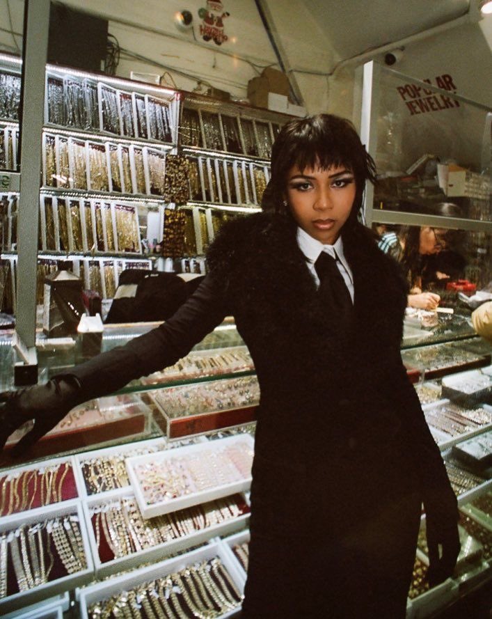 dolly got blue fever 💙 (@vampweb4) on Twitter photo 