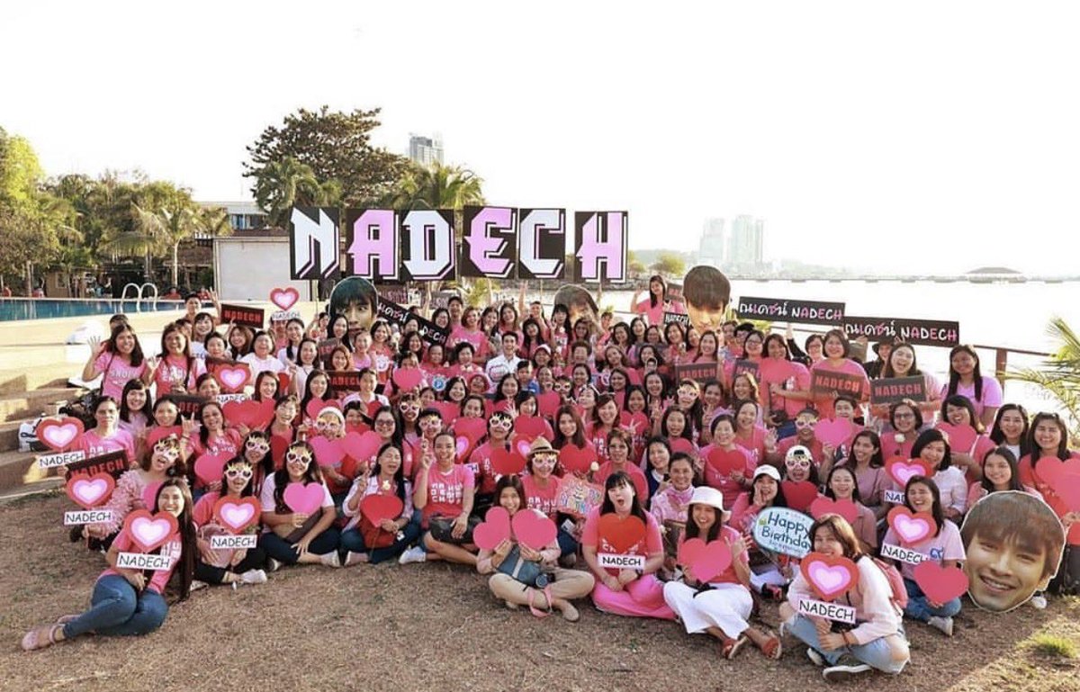 ส่วนอันนี้ฟค.ตั้งใจจะไปทำโปรเจคเซอร์ไพรส์วันเกิดให้พี่แบน่าจะเป็นที่ระยองถ้าจำไม่ผิด พี่แบนัดไปรวมพลนอกพื้นที่ สรุปคือให้ไปที่ร้านอาหารที่ริมทะเล พี่แบจัดหนักเซอร์ไพรส์ให้ฟค.สั่งอาหารกินได้เต็มที่เลย พี่แบเลี้ยงเอง จบด้วยให้ถ่ายรูป 1:1