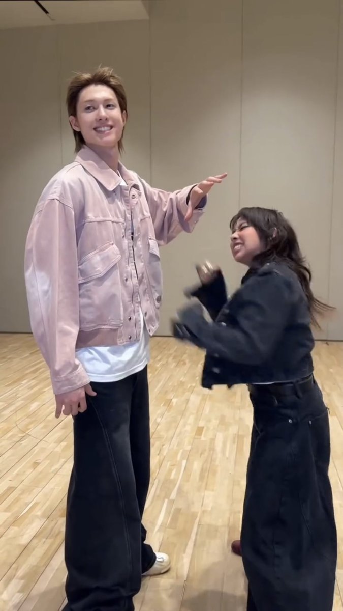 dailyjames tweet media