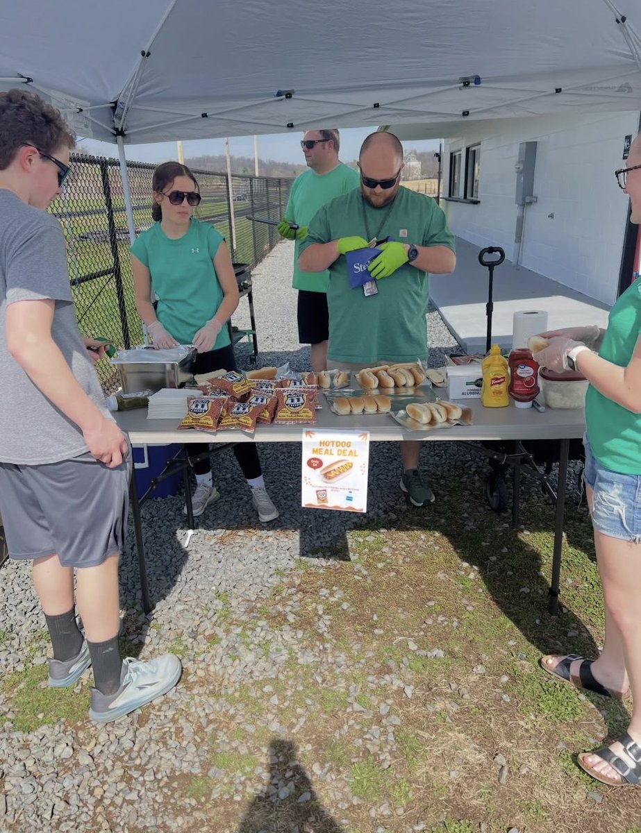 This #MemberMonday, we are showcasing the Stonewall Jackson High School #VAFCCLA chapter and the fun #FCCLA Leprechaun Dash they hosted this weekend. Thank you for bringing good luck 🍀 to your community! 

#FamilyAndConsumerSciences #FCCLAfamily #CareerTechEd #CTSO #SayYesToFCS