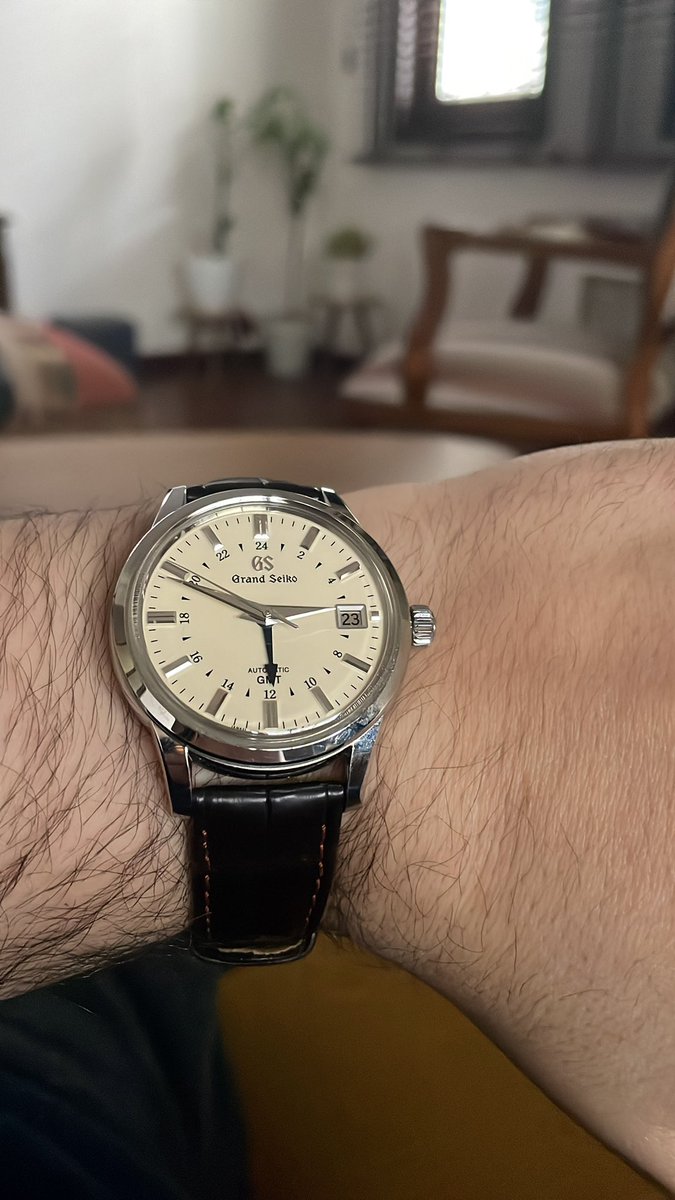 AtikSamaritan's tweet photo. @rroseselavy11 Grand seiko sbgm221, en sevdigim saatim. 🥰 https://t.co/hHDl7m6Qr4
