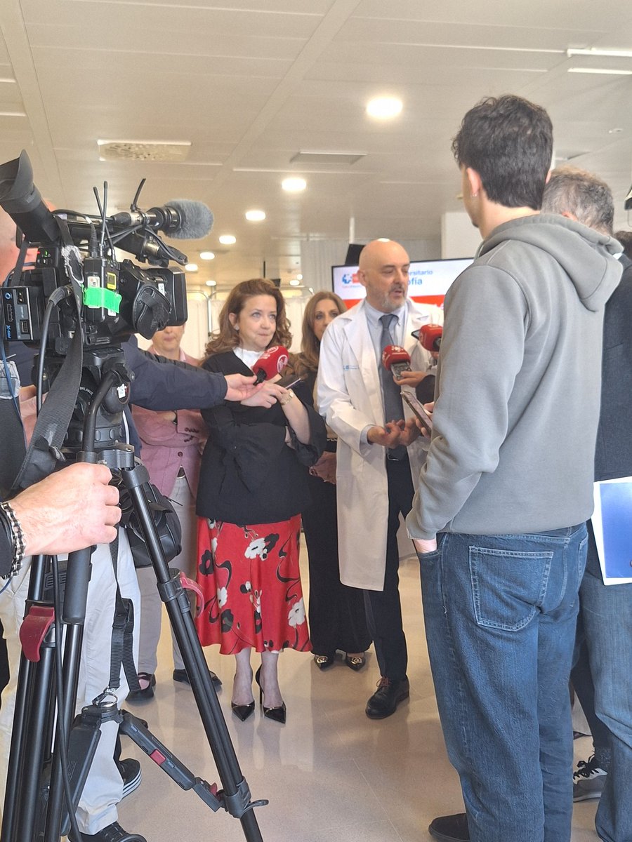 La consejera de Sanidad de la Comunidad de Madrid, Fátima Matute, visita el Hospital público Universitario Infanta Sofía en San Sebastián de los Reyes para conocer las nuevas y ampliadas instalaciones de su Unidad de Diálisis.

#nefrologiahuis
#huis
#hemodialisis