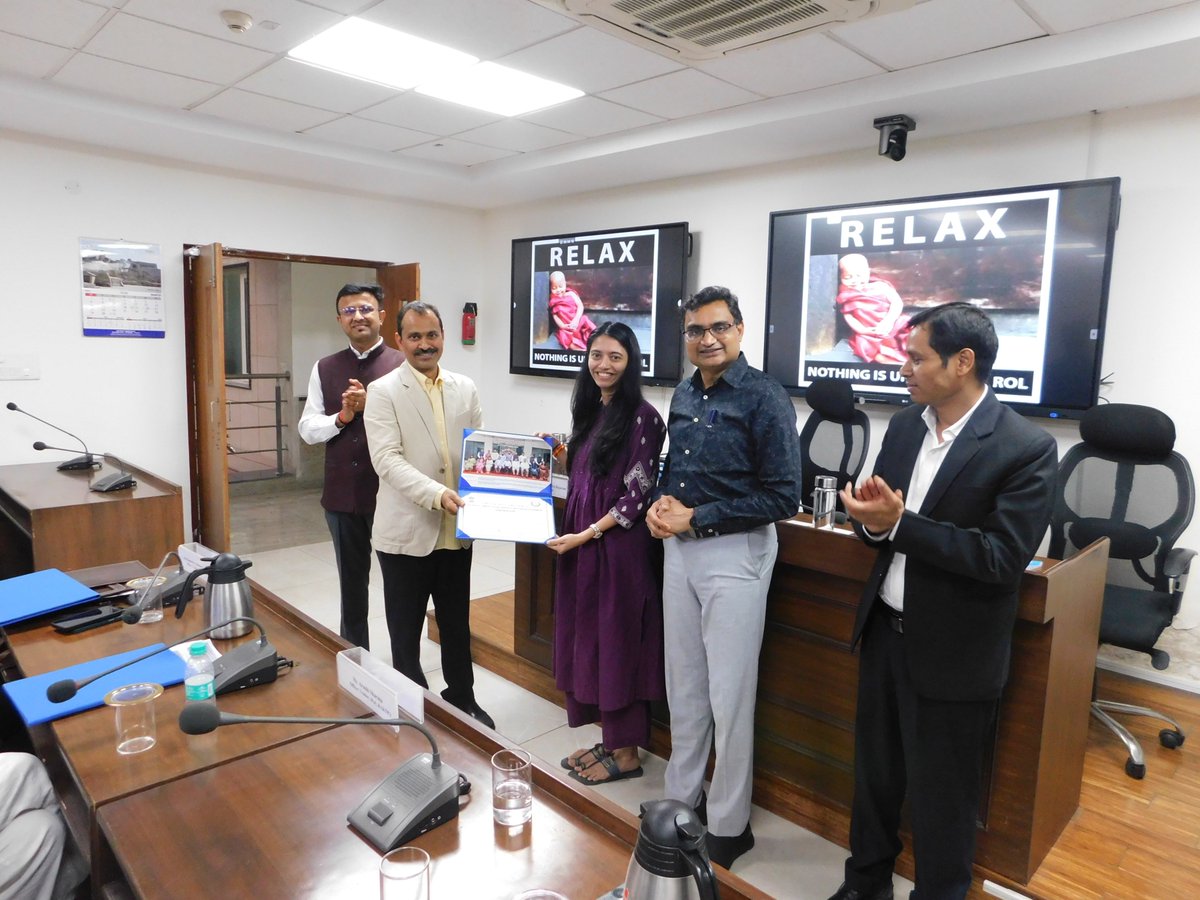 NIDEM_GoI's tweet photo. Director Shri Rajendra Pawar inaugurated the programme and shared valuable insights on critical land issues and best practices.
@RAKNPA_DOP  
#LandGovernance #LandManagement #NIDEM #TrainingProgramme https://t.co/B5hvH2mfrS