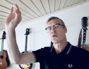 osr_official's tweet photo. Britpop isn't dead, it just got a contemporary makeover by @TomMinorHQ 

We caught up with him to talk about the album 'Ten New Toe-Tappers For Shoplifting &amp; Self-Mutilation', advice for his younger self, and what’s next.

https://t.co/vfPaT5g720 https://t.co/vaEAdcHHGo