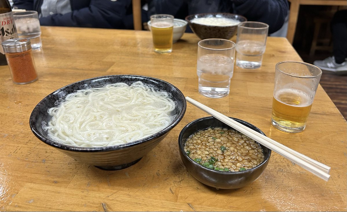 gnakamura13's tweet photo. 宮崎での〆は戸隠の釜揚げうどん。
〆なのに、またビール https://t.co/5AH8fzFj5w