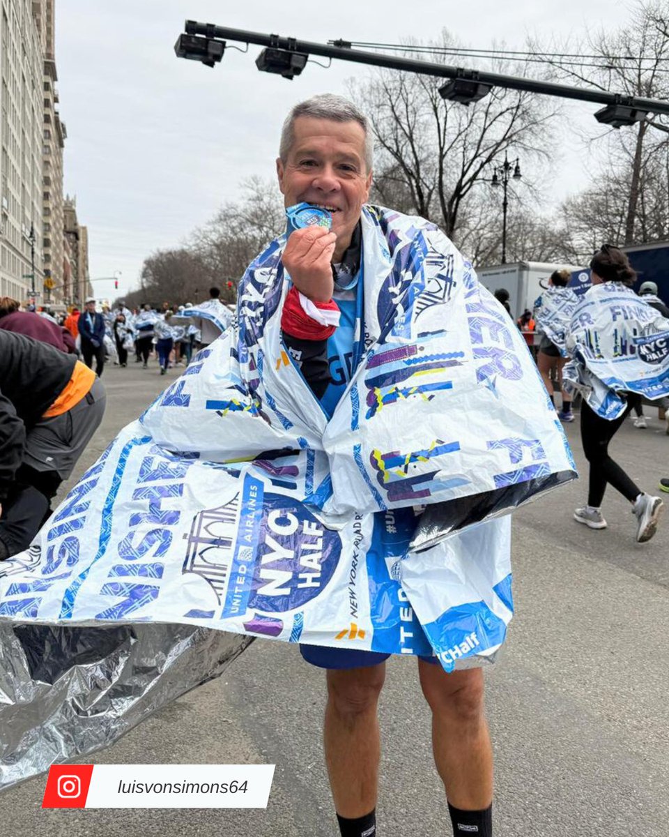ESPNRun's tweet photo. 🗽🏅 #MedalMonday directo desde el Medio Maratón de Nueva York.

¿Tienes alguna medalla nueva? ⬇️

📲 Envíanos por DM de Instagram tus fotos junto a tu medalla y forma parte de la comunidad de runners de #ESPNRun https://t.co/GHNgOAC2sy