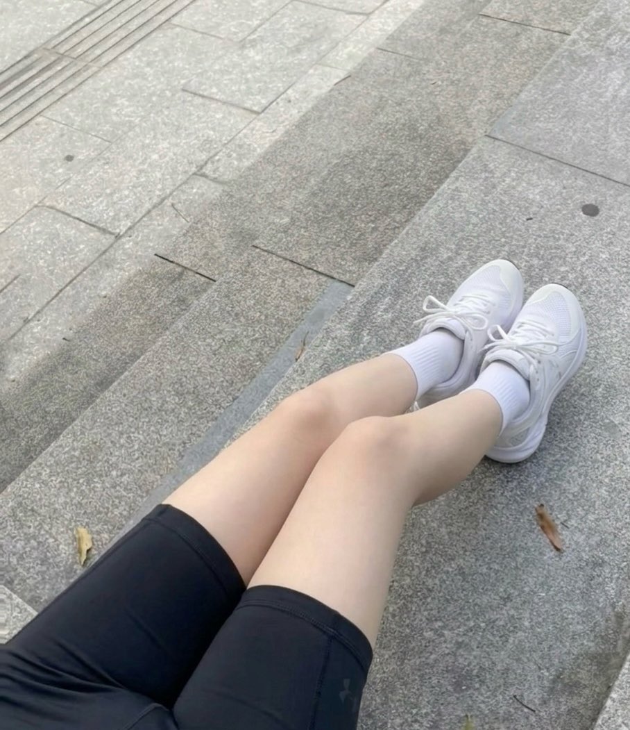Momoring tweet media
