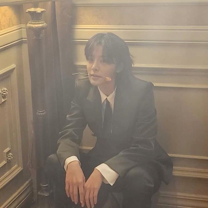 sereneseorin's tweet photo. Suits look better on women https://t.co/S3mXPVuUaI