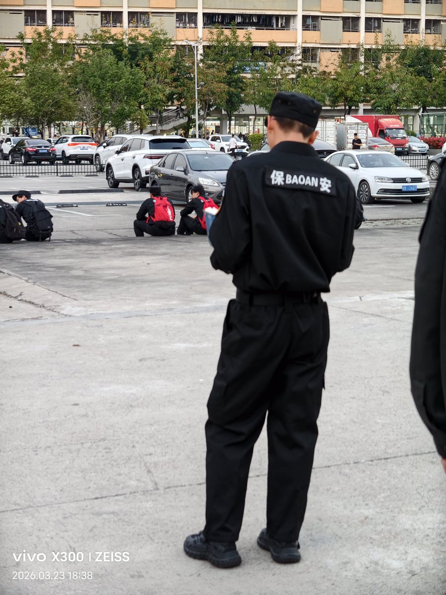 保安校服撸 tweet media