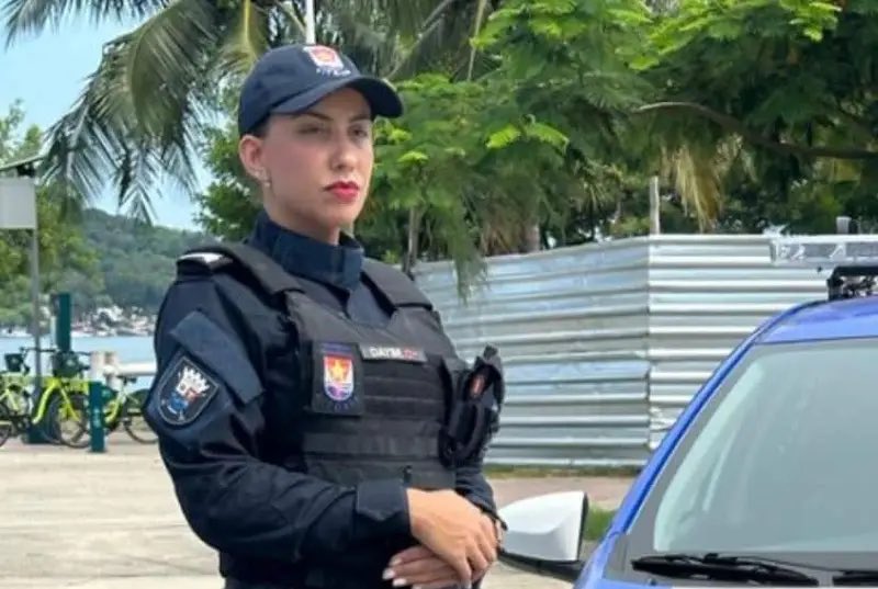 JacqueMoraes_es's tweet photo. Ela era comandante da Guarda. Sabia se defender. E foi morta dentro de casa pelo companheiro. Isso desmonta qualquer ilusão de força diante do controle.
Esse é o retrato dessa cultura: que protege agressores e socializa homens que não aceitam o não da mulher. 
Basta! https://t.co/2M6GQidsKC