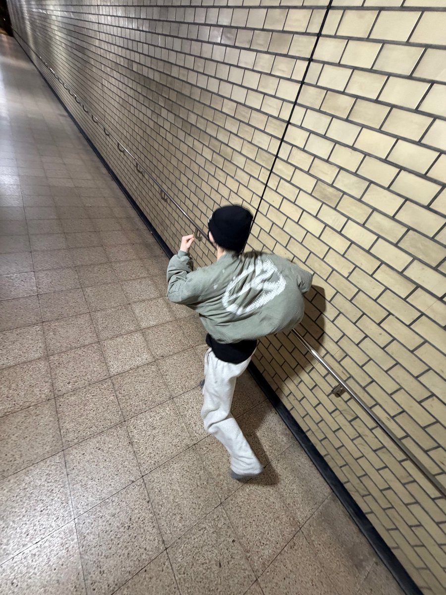 & 사사 tweet media