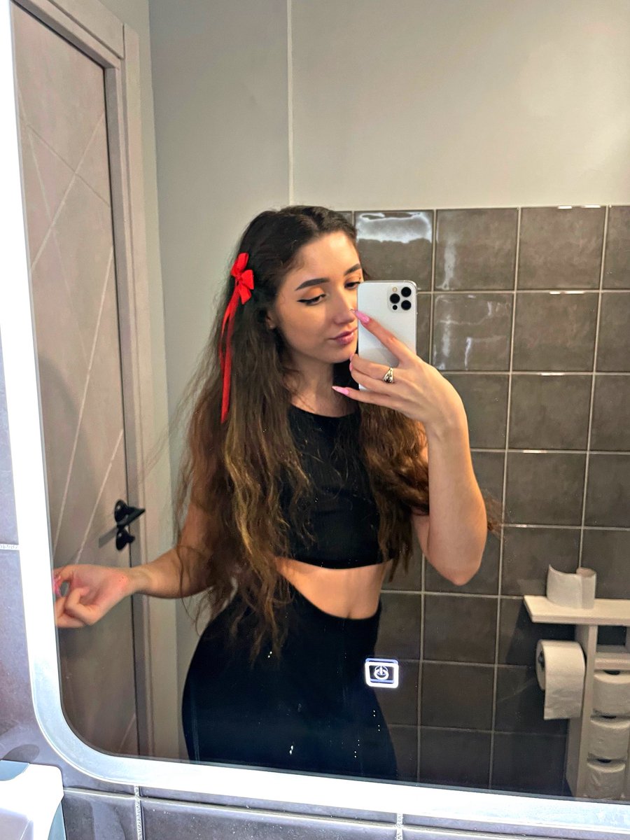 Russian Miss Katrin 🍒 tweet media