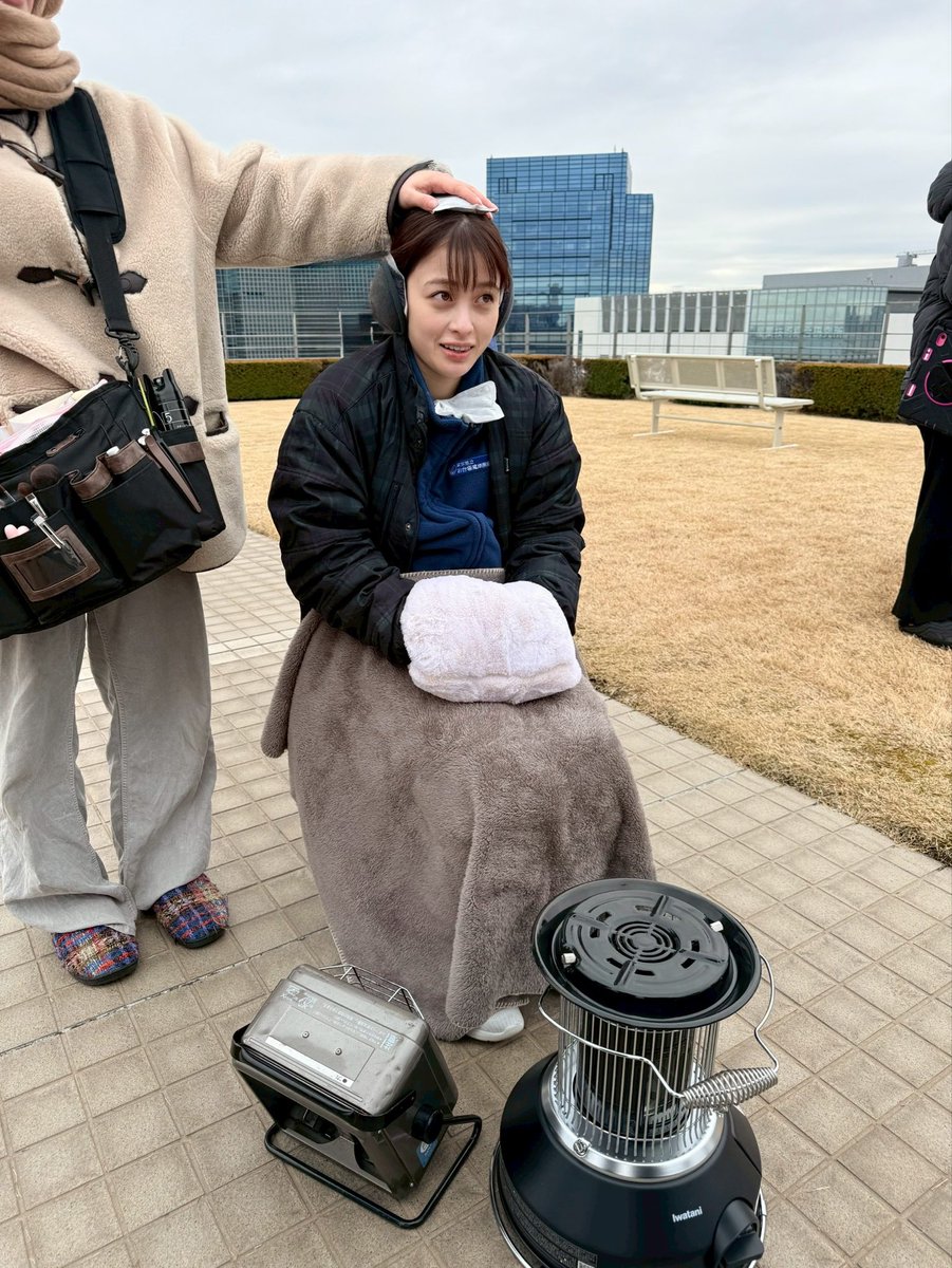 H_KANNA_0203's tweet photo. ・オレンジジュースで休憩中
・頭まで温めてもらってる
・ヤンキー座りで険しい顔
・マネキン血だらけすぎない？
#ヤンドク https://t.co/jUTTRg0aye