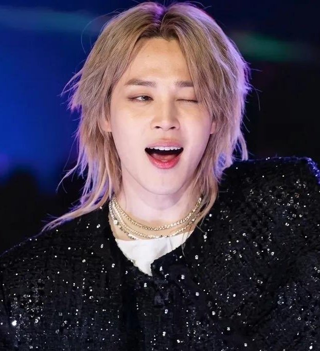 ㅤ       dad’s wink             vs           mom’s wink