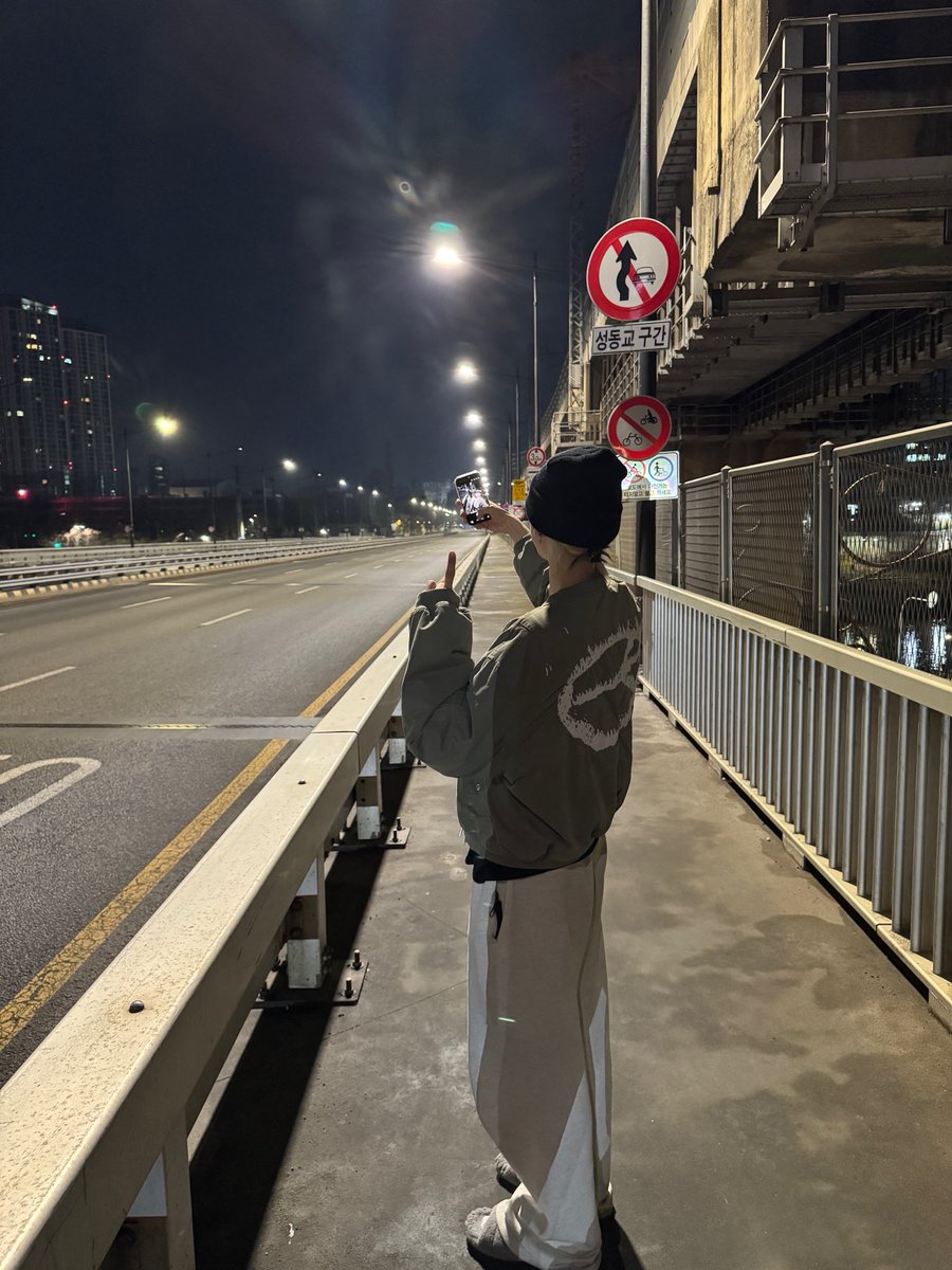 & 사사 tweet media