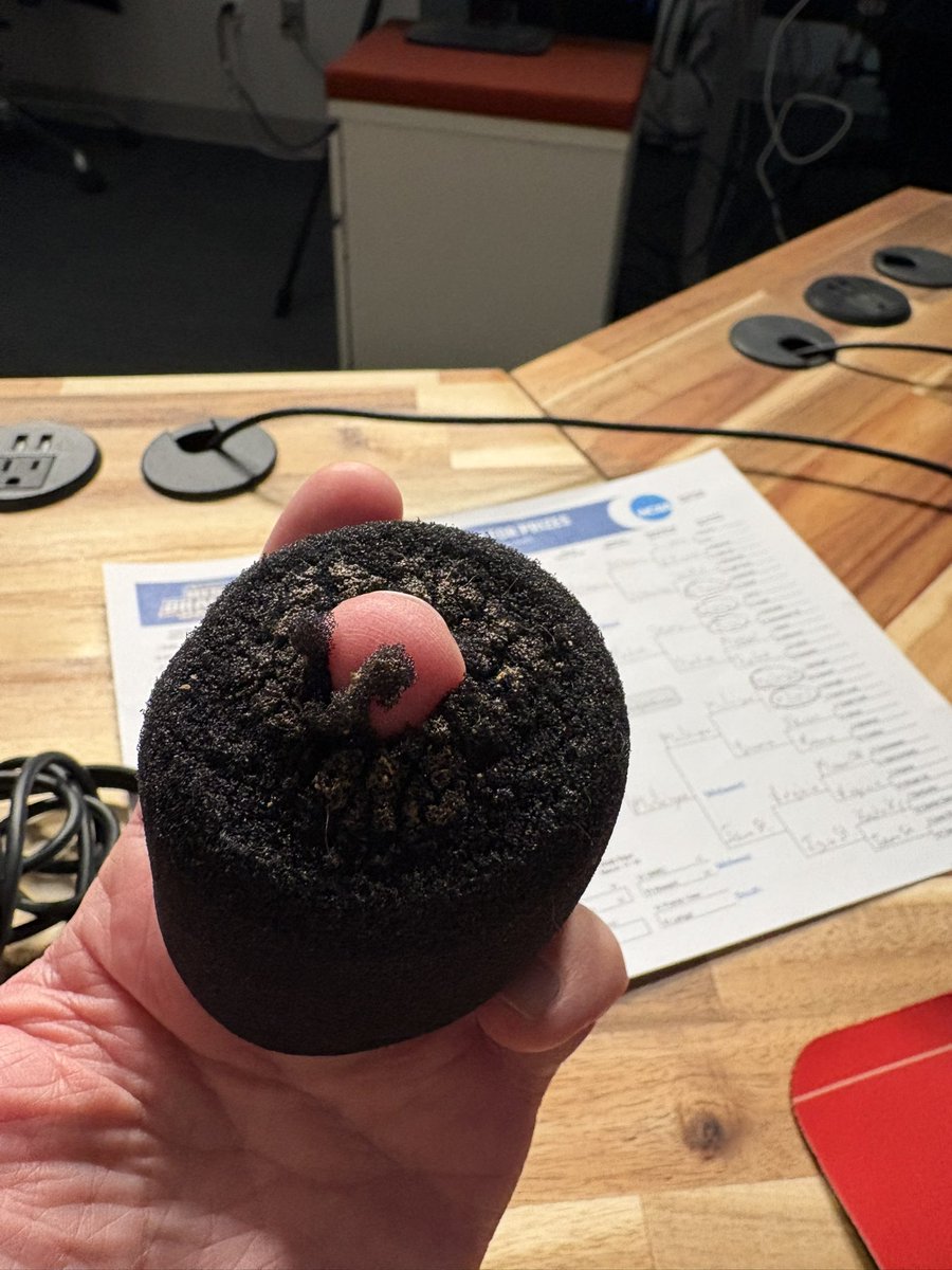 Lieutenant Eric tweet media