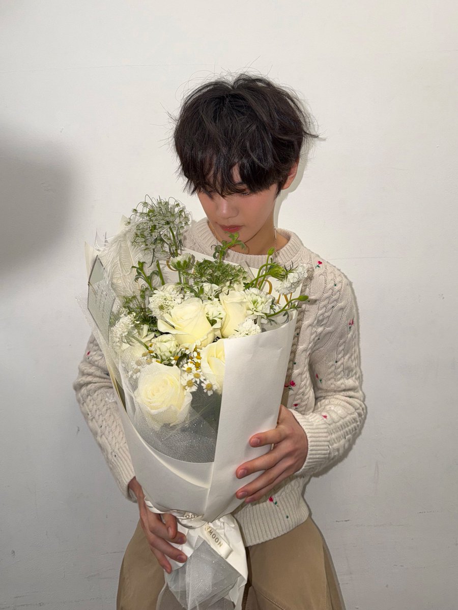 𝐜𝐥𝐨𝐯𝐞𝐫 tweet media