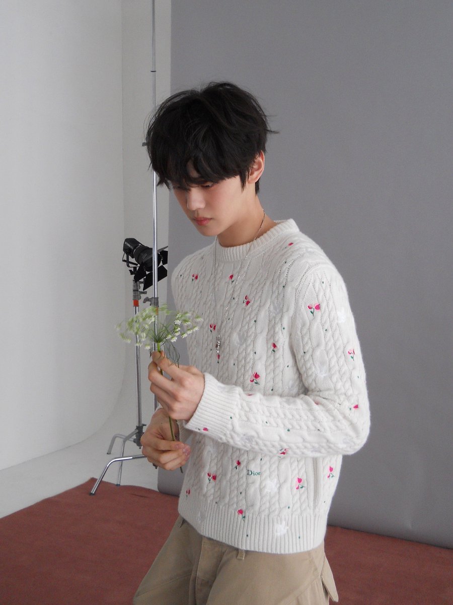 𝐜𝐥𝐨𝐯𝐞𝐫 tweet media