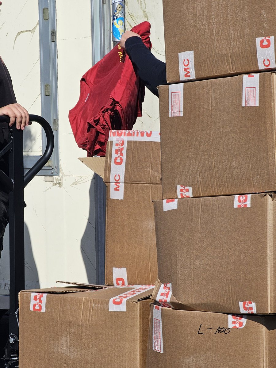 Stressi(ca) ◟̽◞̽ hugged Shawn❤️🩹 tweet media