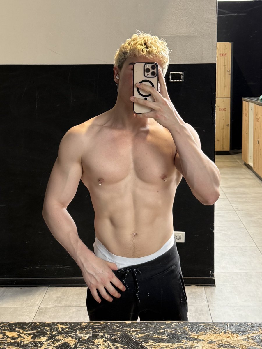 Luca Wegan-BERLIN 1st-8th April tweet media