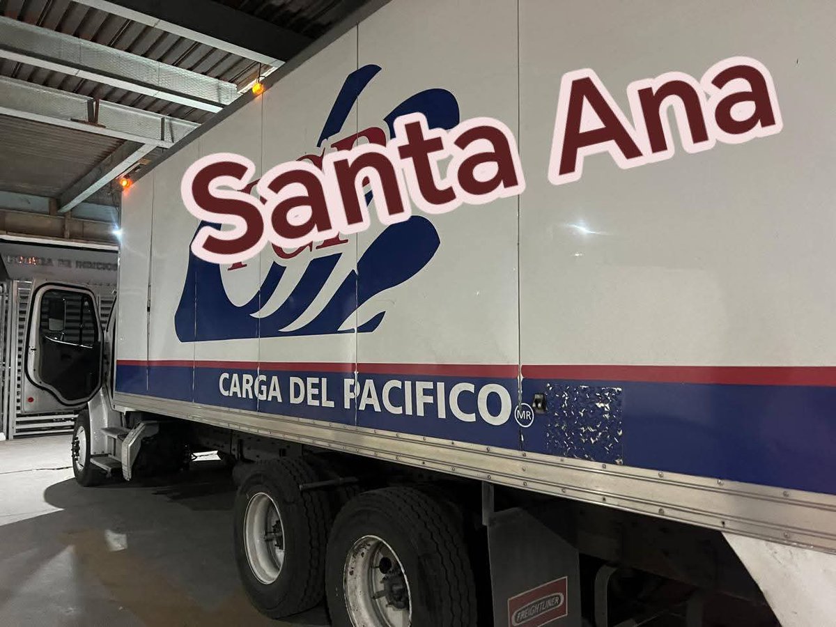 HRS4NTOS's tweet image. 🚨Durante la revisión de la unidad, los oficiales localizaron 22 bidones con capacidad de 20 litros cada uno, que contenían un líquido con características similares a la metanfetamina, sumando aproximadamente 440 litros.
#SantaAna #Sonora #Carretera15 #Seguridad #Fiscalia